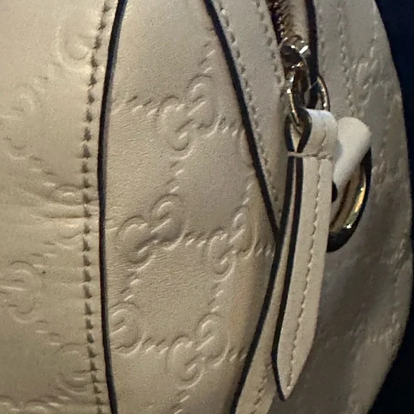 Medium signature top handle, leather satchel - Picture 5 of 8